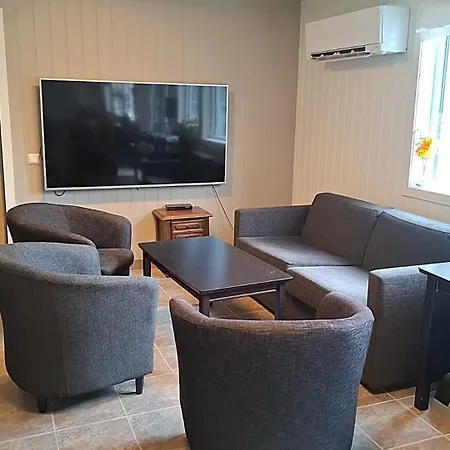 Oppheim Apartment, Shared Pool & Sauna